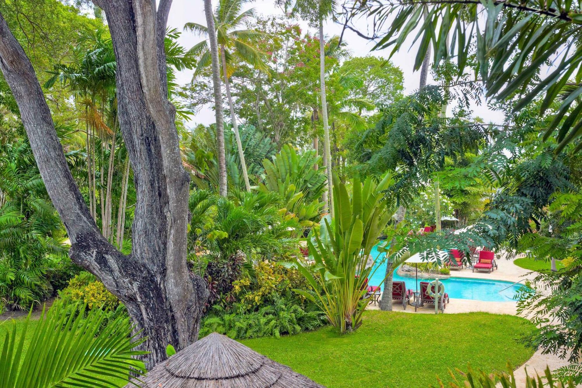 Colony Club By Elegant Hotels Saint James Bagian luar foto