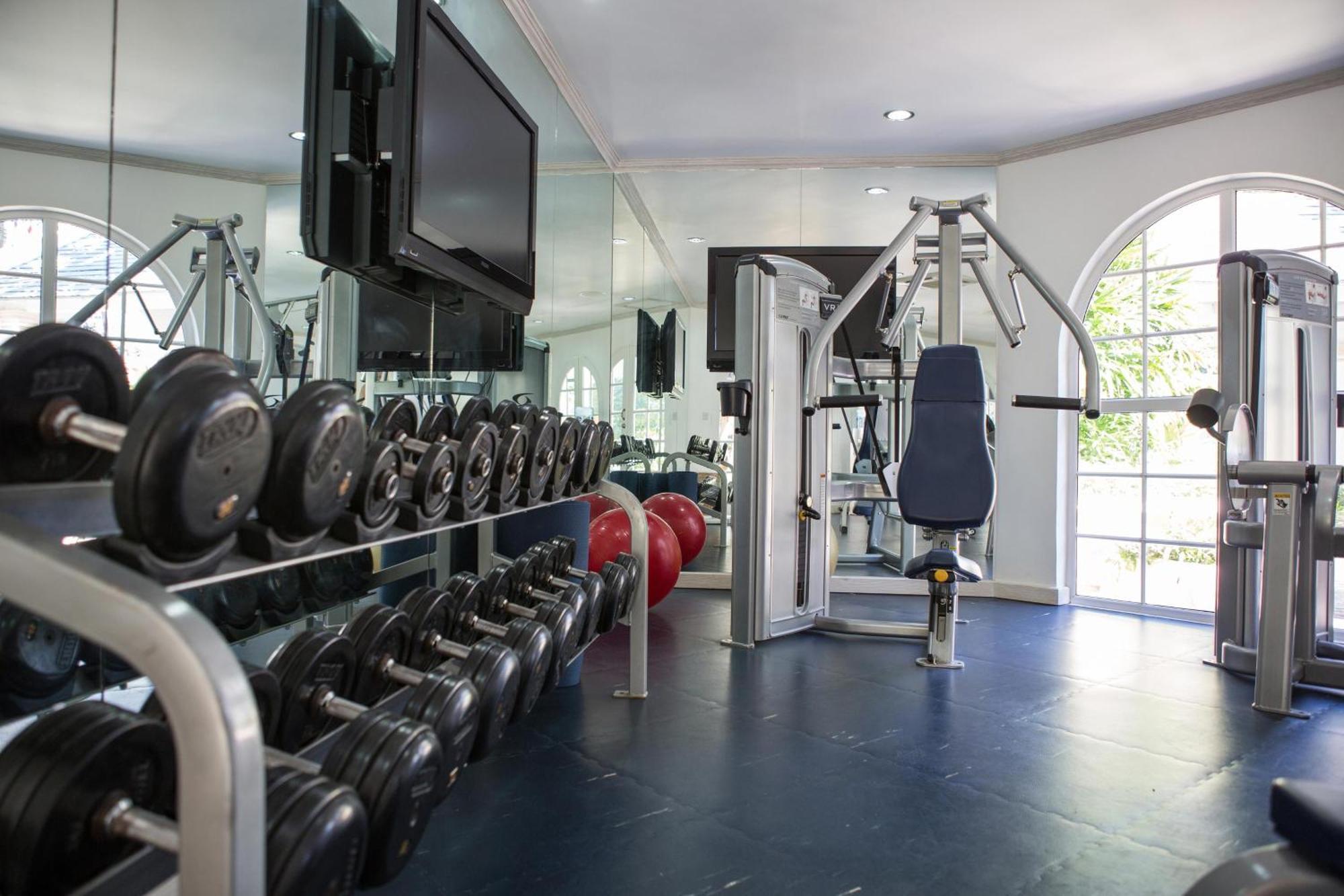 Colony Club By Elegant Hotels Saint James Bagian luar foto