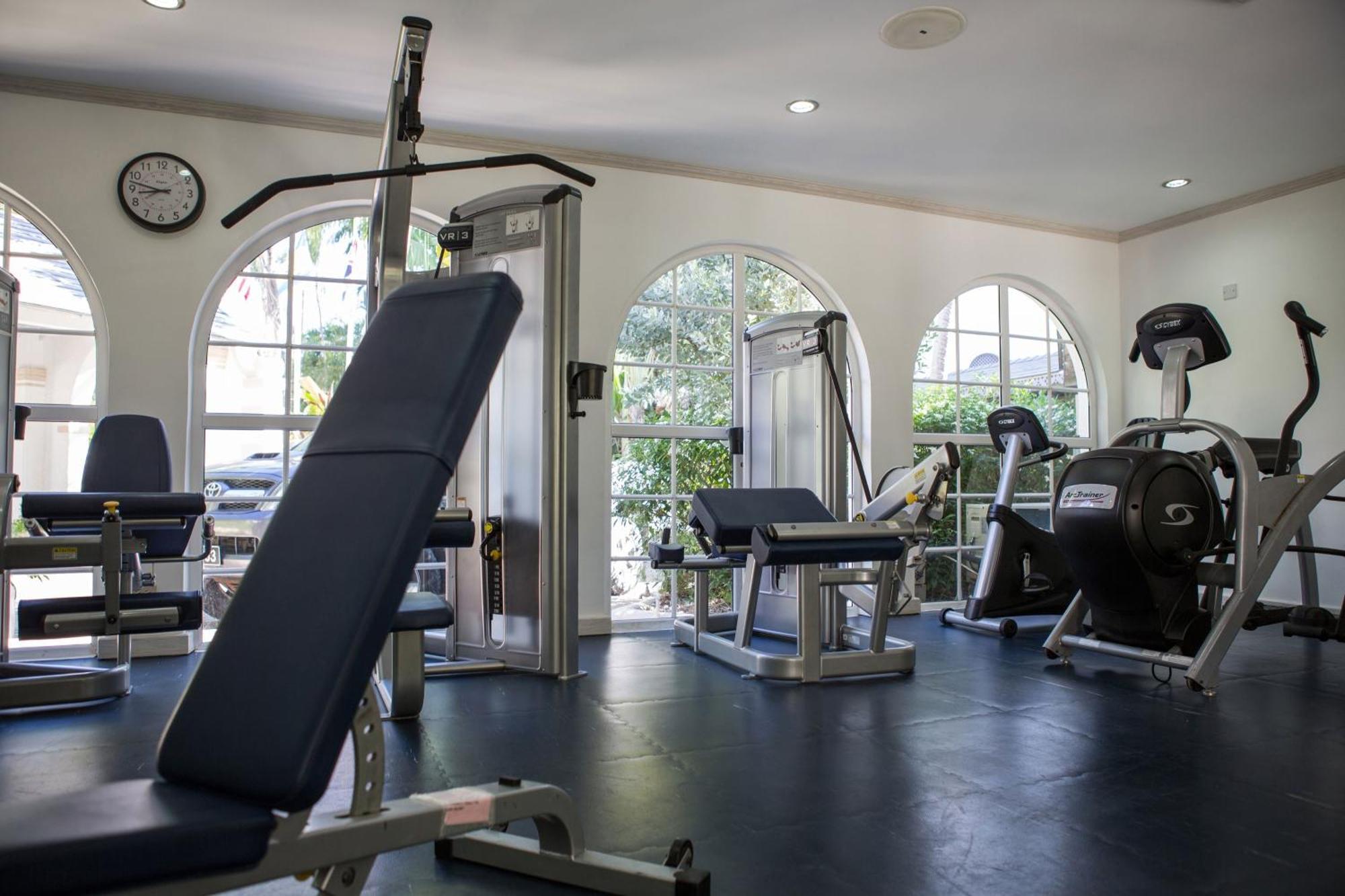 Colony Club By Elegant Hotels Saint James Bagian luar foto